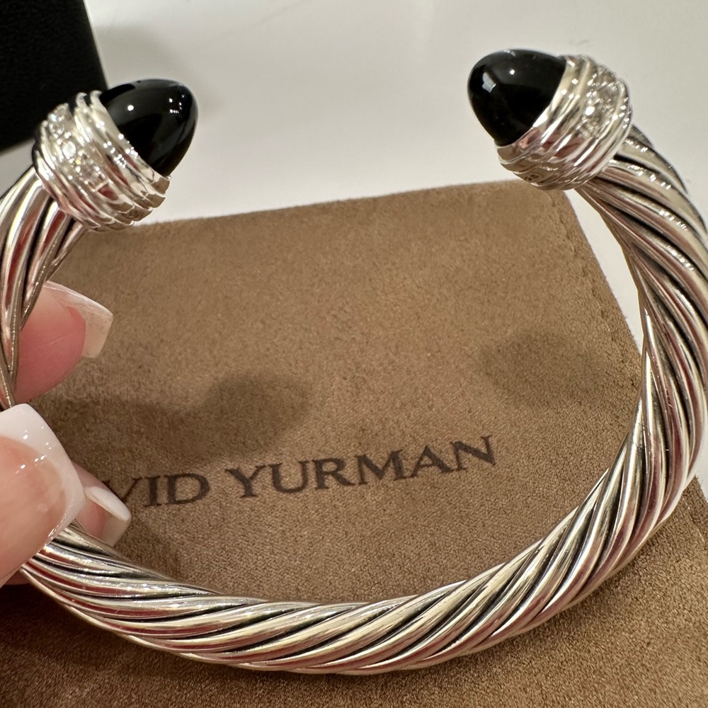 Authentic David Yurman 7mm diamond/black Onyx cabochon bangle bracelet